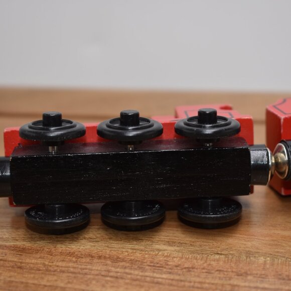 2000 James No Stripe - Learning Curve Thomas & Friends Wooden Railway Train Tank - Picture 8 of 9